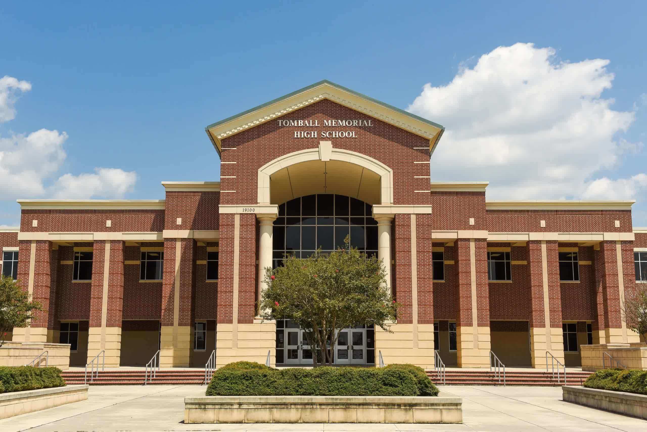 Tomball Memorial High School Class Rings, Yearbooks and Graduation