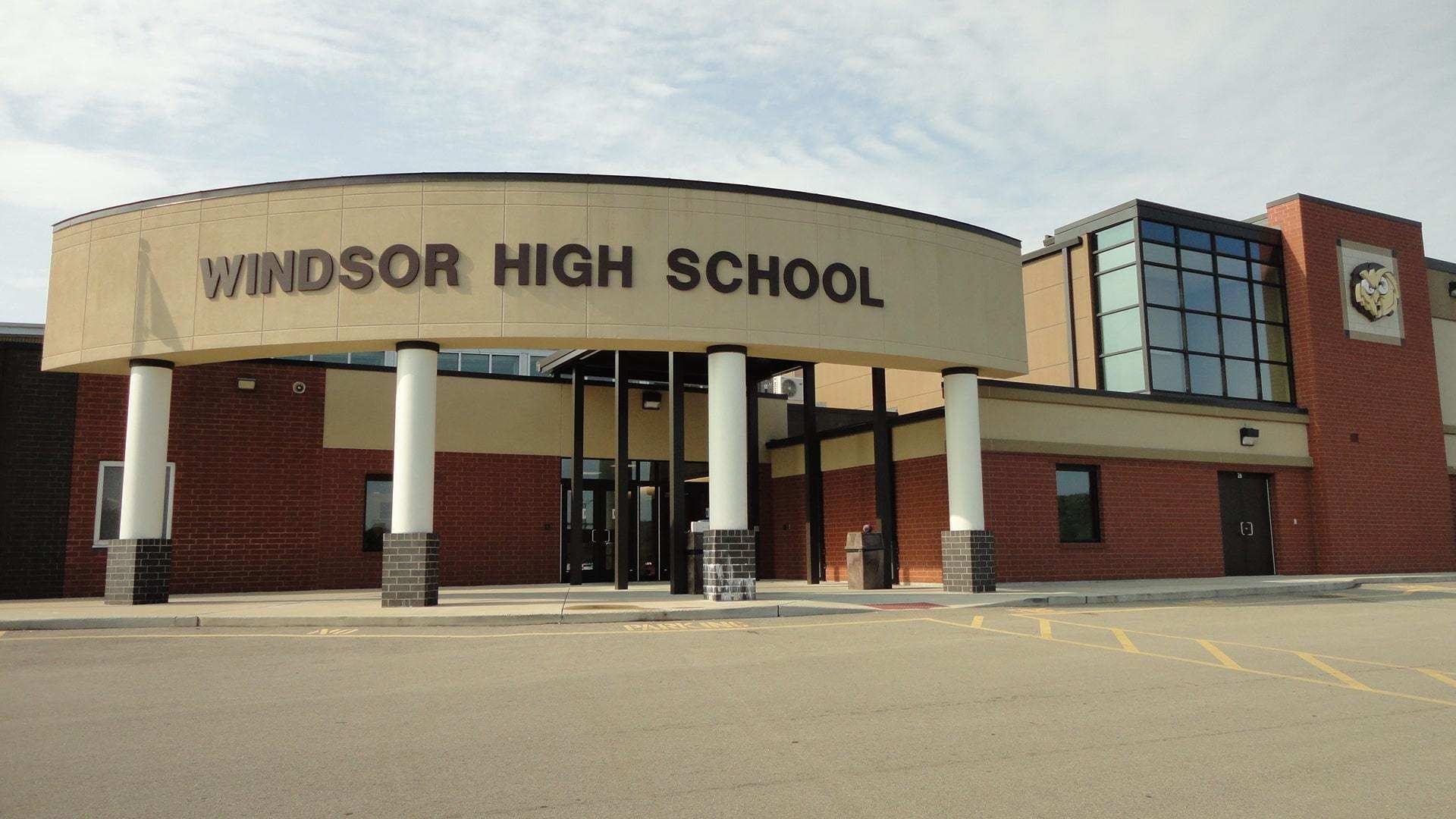 Windsor High School Class Rings, Yearbooks and Graduation Balfour